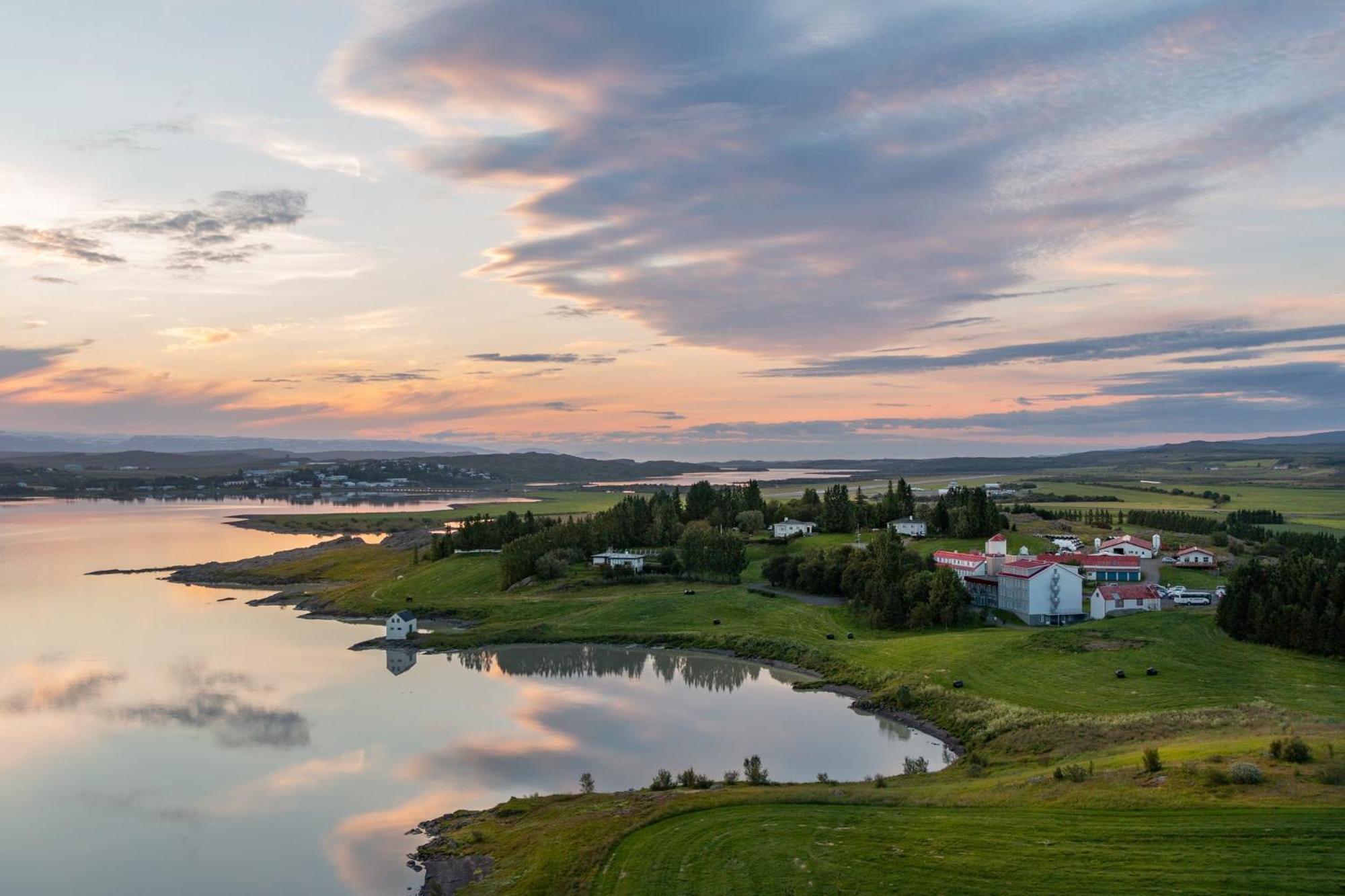 Gistihusith - Lake Hotel Egilsstadir Exterior foto