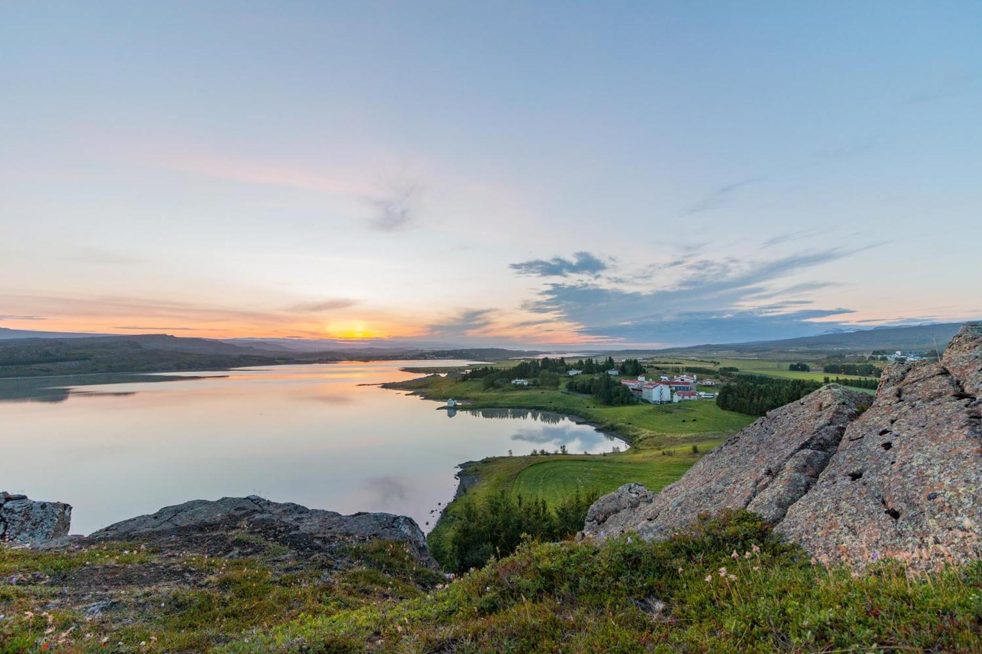 Gistihusith - Lake Hotel Egilsstadir Exterior foto
