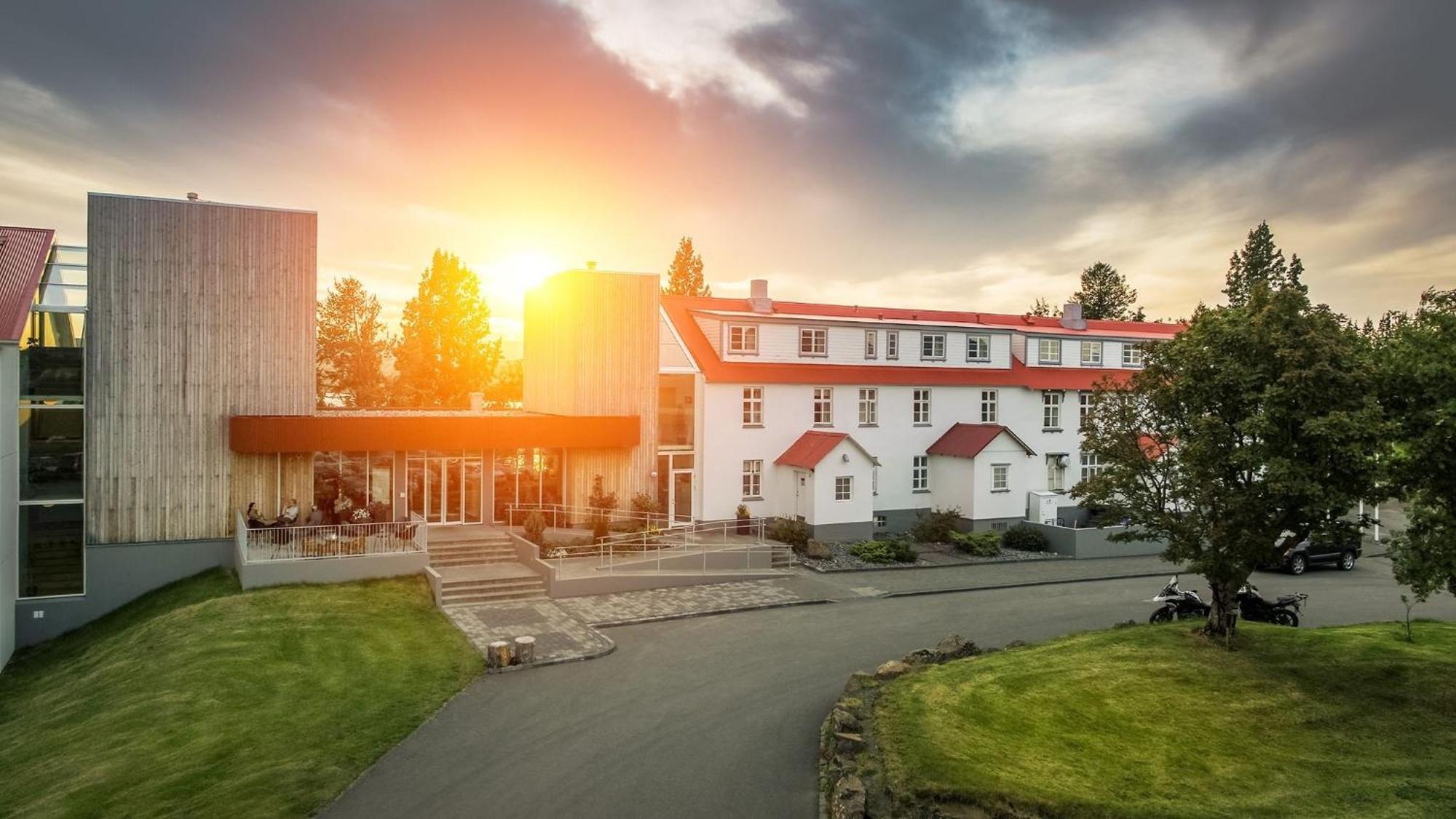 Gistihusith - Lake Hotel Egilsstadir Exterior foto